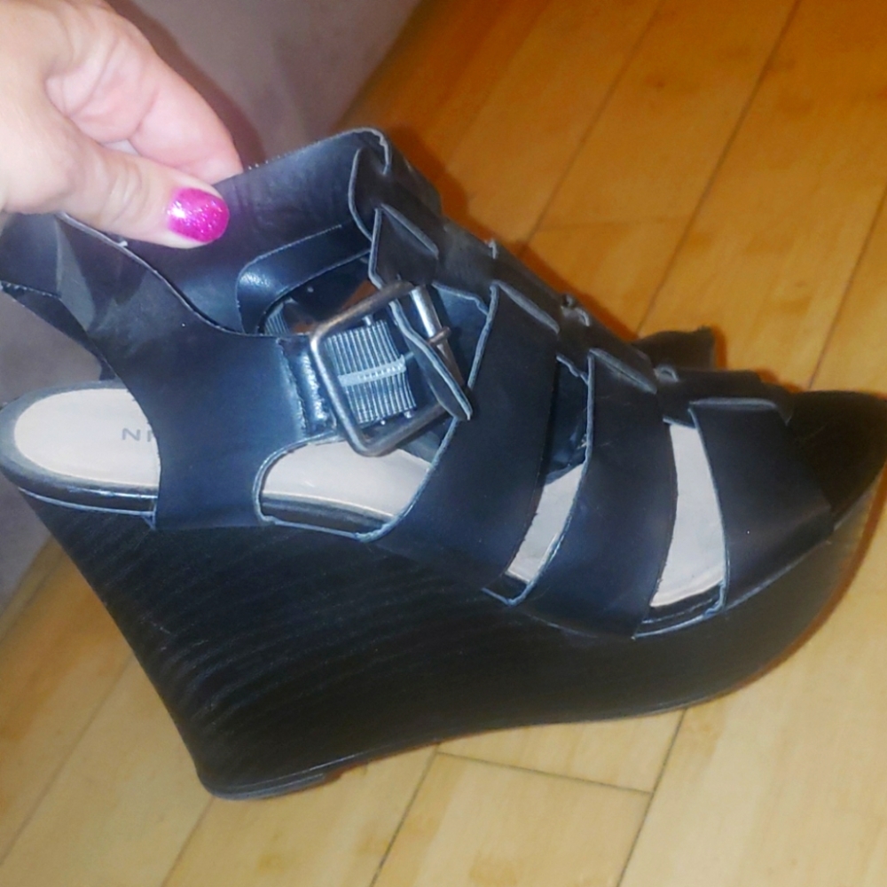 Nine West wedges size 7.5